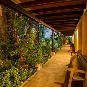 las-farolas.guatemalaantiguahotels.com/